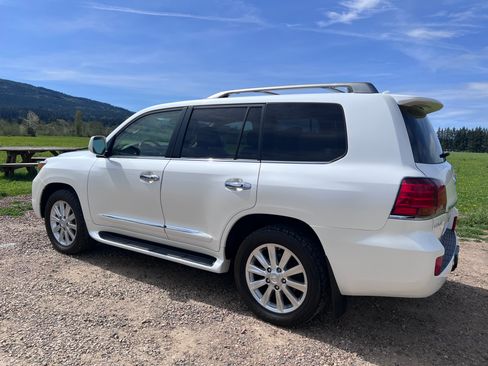 Used 2010 Lexus LX 570 4WD image 6