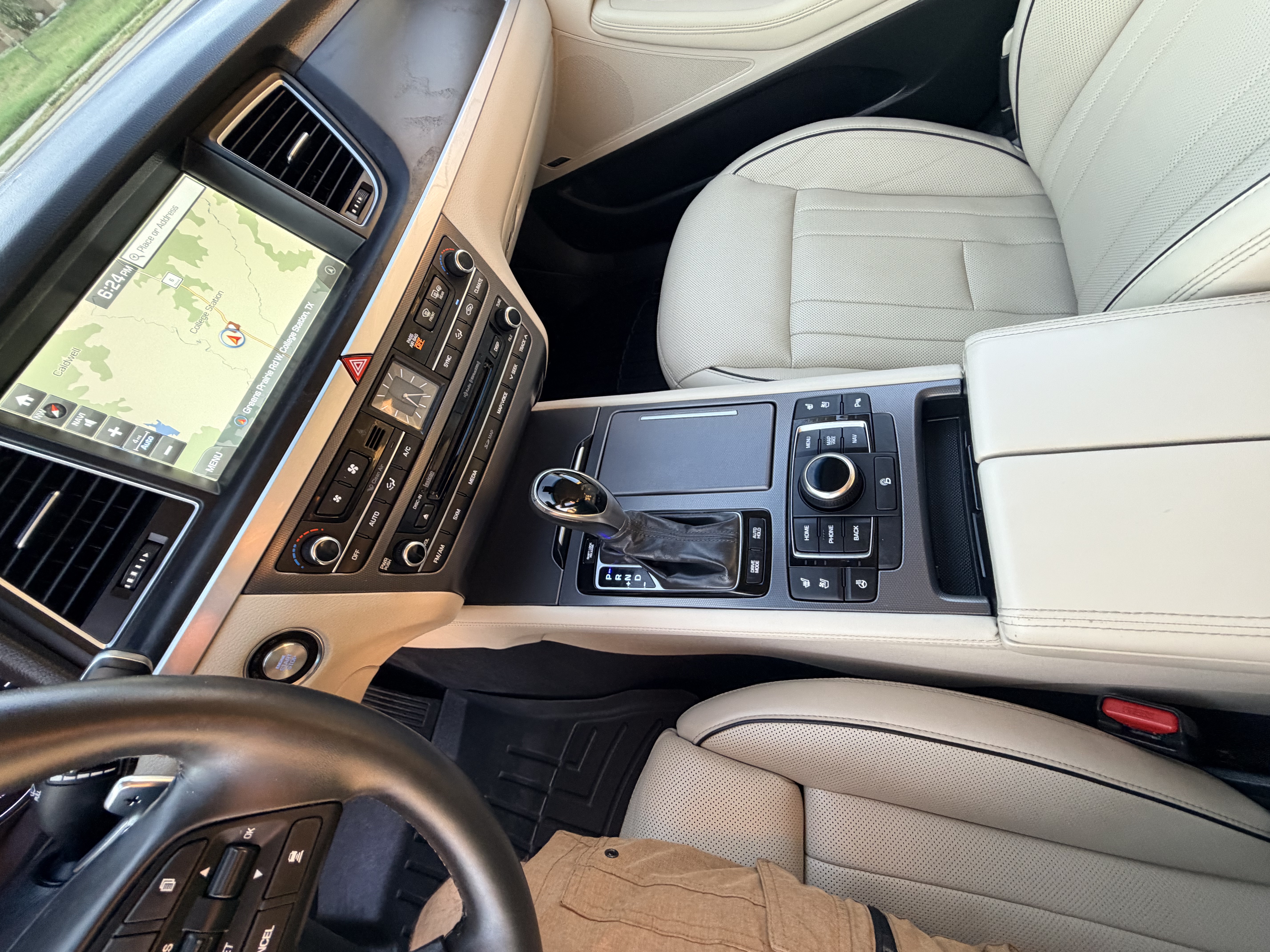Used 2015 Hyundai Genesis 3.8 w/ Option Group 04 AWD/4WD image 17