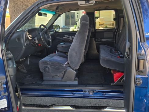 Used 2001 Chevrolet Silverado 1500 LS w/ Firm Ride Suspension Pkg image 6