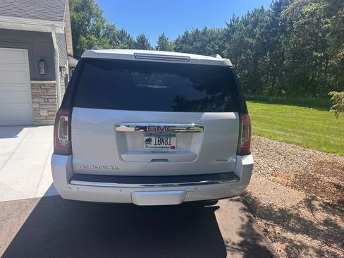 Used 2016 GMC Yukon XL Denali w/ Open Road Package AWD/4WD image 5