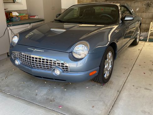 Used 2005 Ford Thunderbird Deluxe image 19