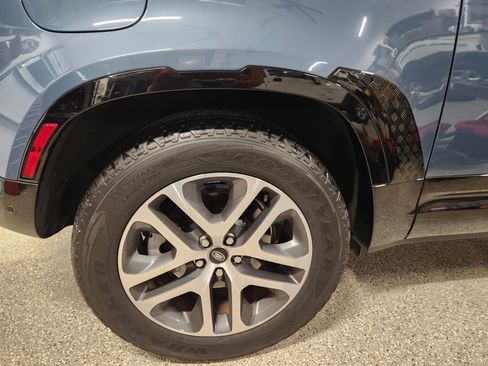 Used 2022 Land Rover Defender 90 X-Dynamic HSE image 18