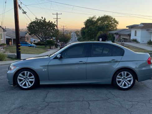 Used 2006 BMW 325i Sedan RWD image 2