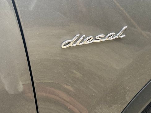 Used 2014 Porsche Cayenne Diesel w/ Comfort Plus Package AWD/4WD image 10