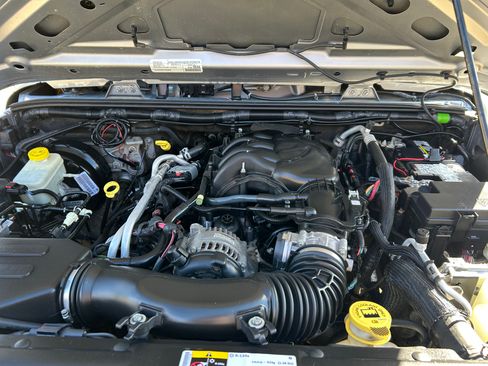 Used 2016 Jeep Wrangler Unlimited Sport image 11