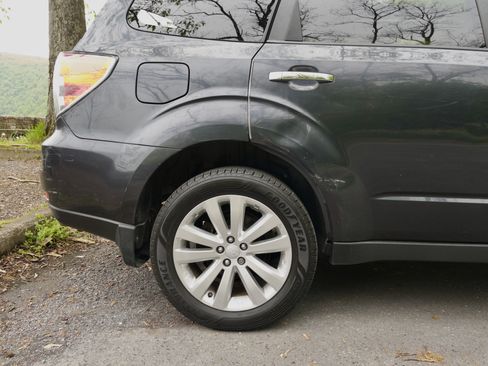 Used 2012 Subaru Forester 2.5X Premium AWD/4WD image 20