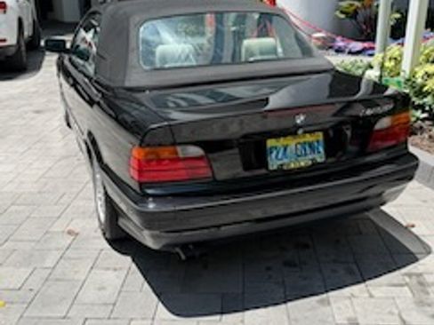 Used 1995 BMW 325i Convertible RWD image 17