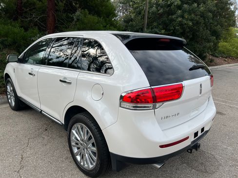 Used 2014 Lincoln MKX AWD w/ Equipment Group 101A image 10