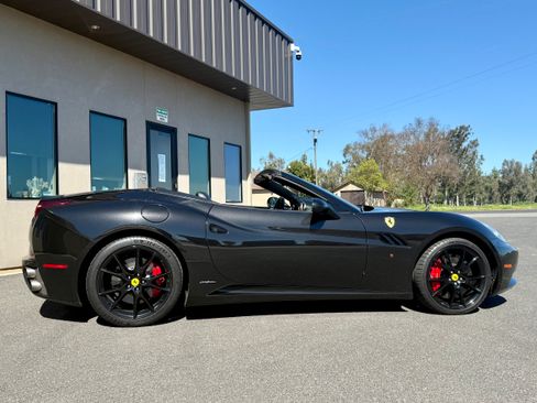 Used 2010 Ferrari California Convertible 2D image 9