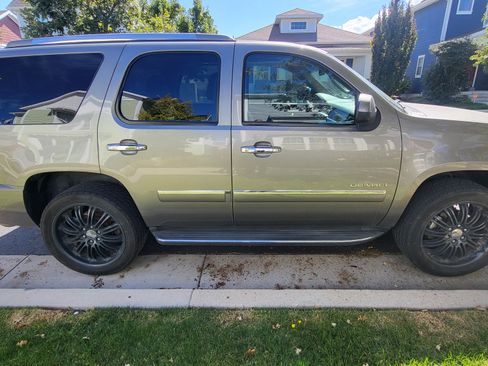 Used 2012 GMC Yukon Denali image 9