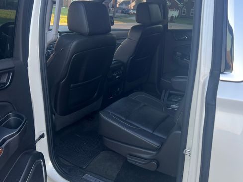 Used 2015 Chevrolet Suburban LTZ image 8