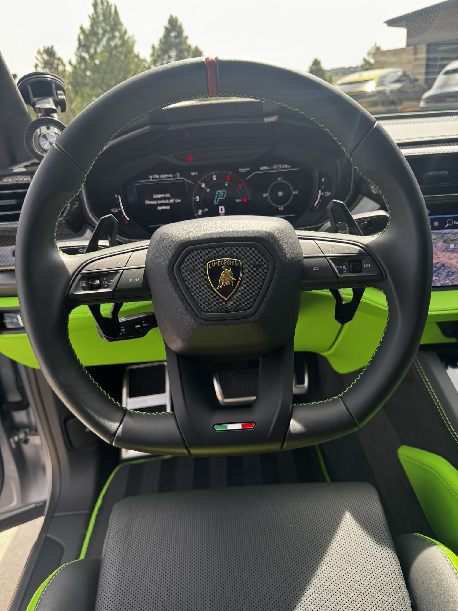 Used 2025 Lamborghini Urus SE AWD/4WD image 20