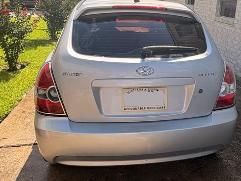 Used 2011 Hyundai Accent GS w/ Premium Pkg 3 FWD image 2