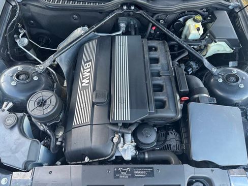 Used 2005 BMW Z4 2.5i image 17