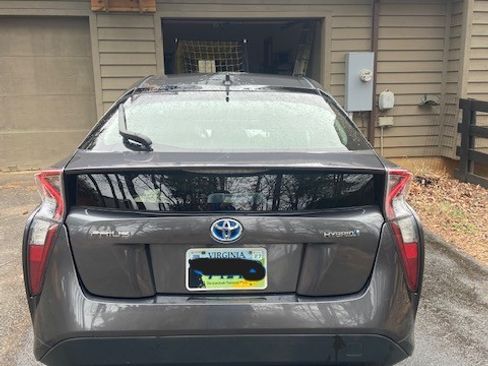 Used 2016 Toyota Prius Three Touring image 5