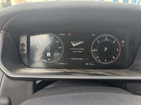 Used 2018 Land Rover Discovery HSE image 15