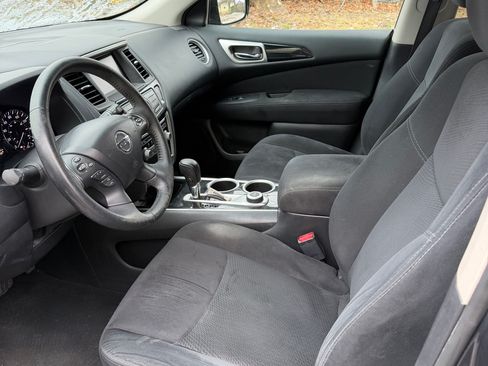 Used 2014 Nissan Pathfinder SV image 17
