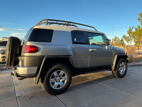 Used 2009 Toyota FJ Cruiser 4WD image 4