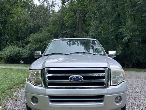 Used 2010 Ford Expedition EL XLT AWD/4WD image 2