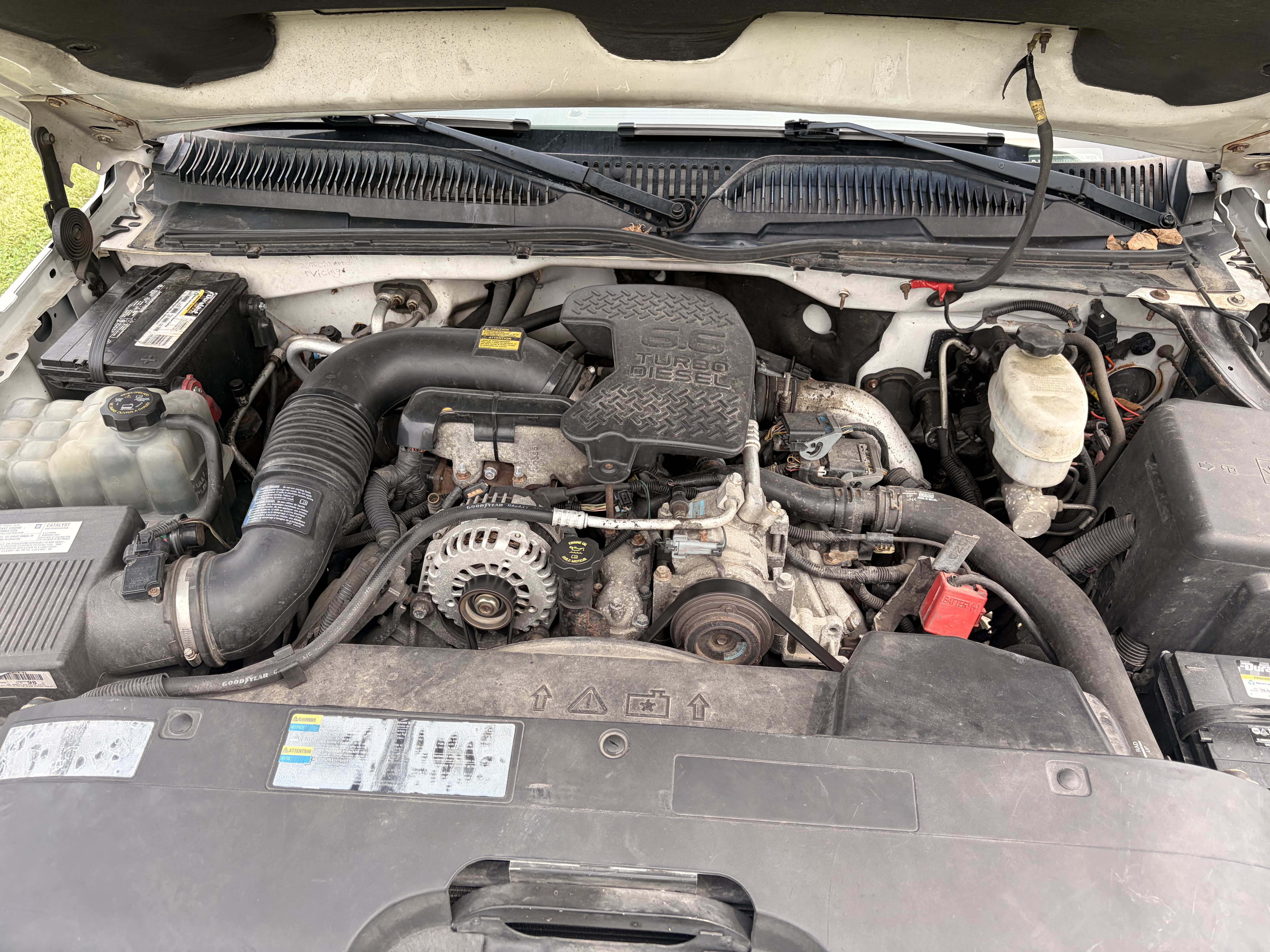 Used 2005 Chevrolet Silverado 2500 LS w/ Heavy-Duty Power Package AWD/4WD image 12
