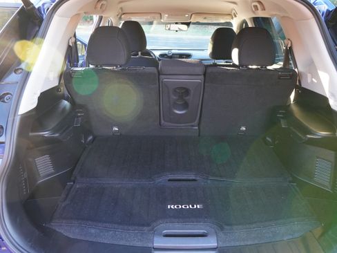 Used 2020 Nissan Rogue SV image 15