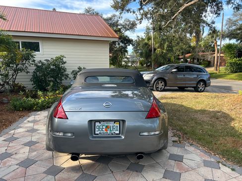 Used 2004 Nissan 350Z Touring image 9