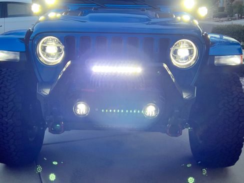Used 2023 Jeep Wrangler Unlimited Rubicon w/ Xtreme 35 Tire Package AWD/4WD image 4