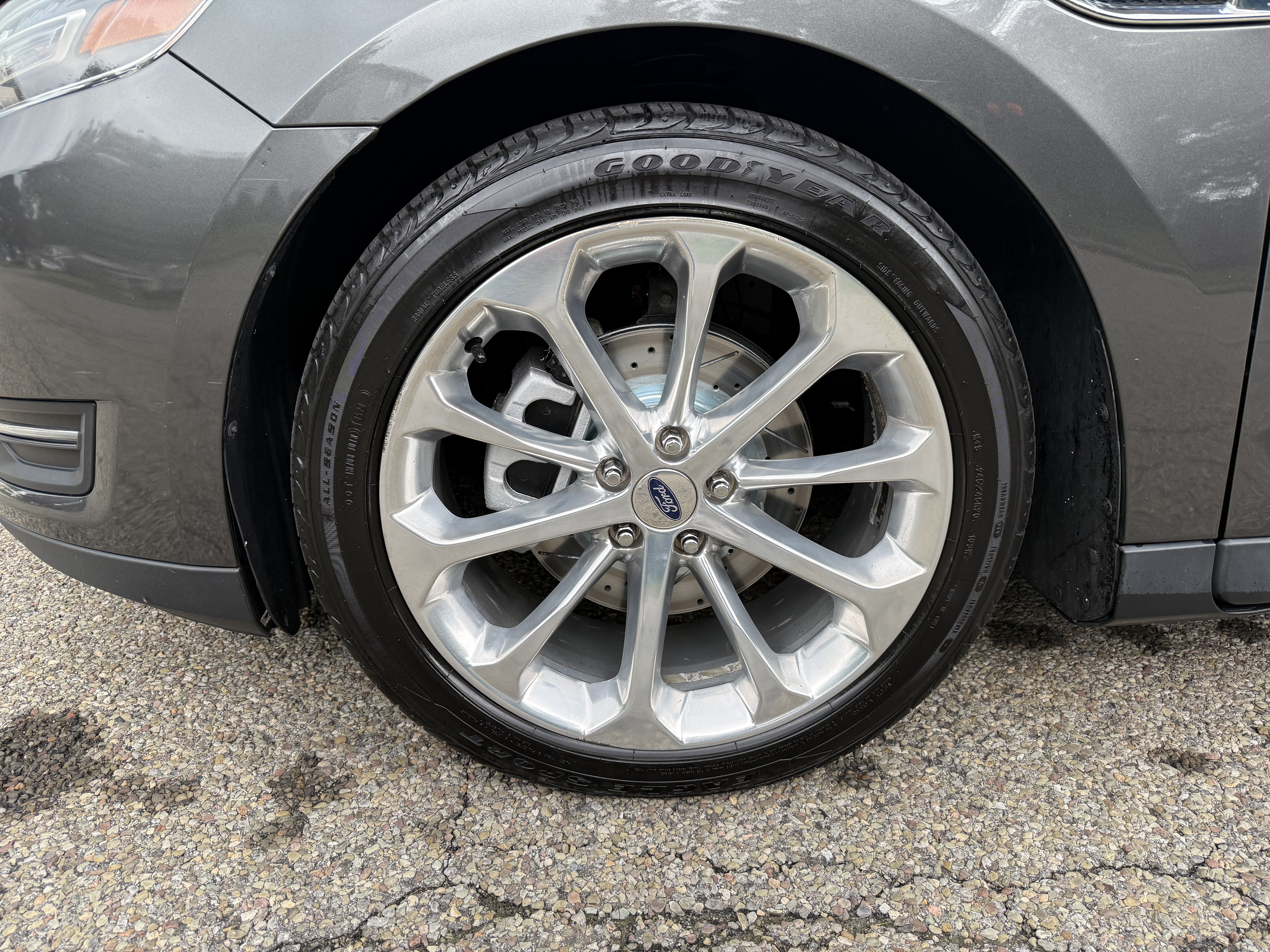 Used 2019 Ford Taurus Limited AWD/4WD image 9
