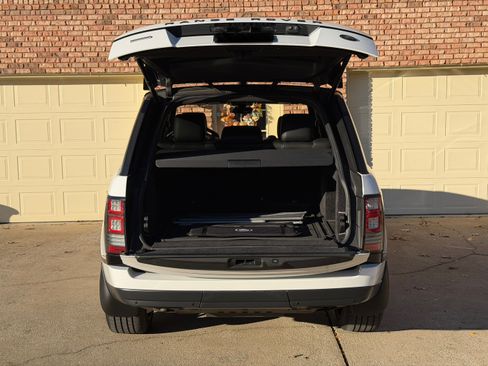 Used 2017 Land Rover Range Rover image 8