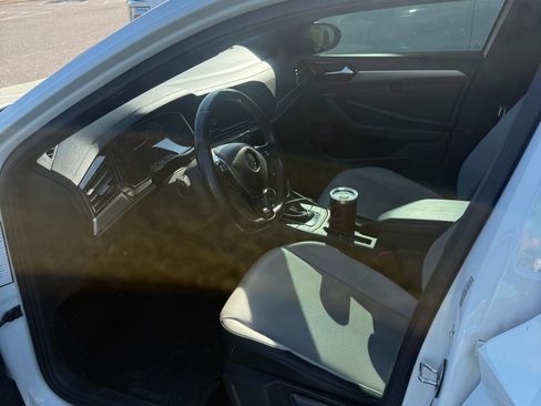 Used 2019 Volkswagen Jetta R-Line w/ R-Line Cold Weather Package FWD image 10