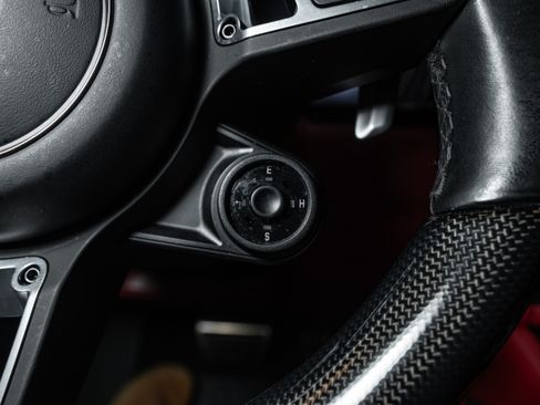 Used 2021 Porsche Cayenne Turbo S image 21