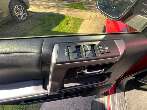 Used 2021 Toyota 4Runner SR5 image 17