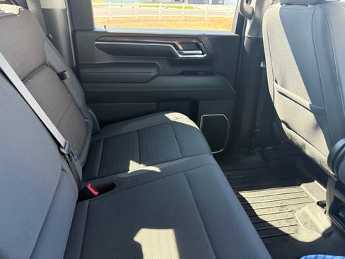 Used 2024 Chevrolet Silverado 2500 LT w/ Convenience Package image 27