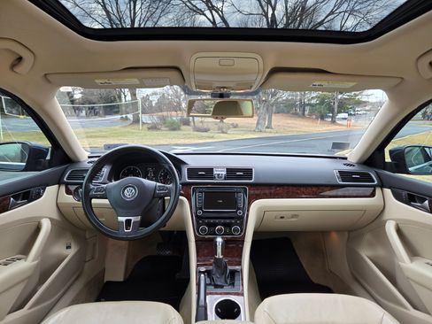 Used 2013 Volkswagen Passat TDI SEL Premium image 9
