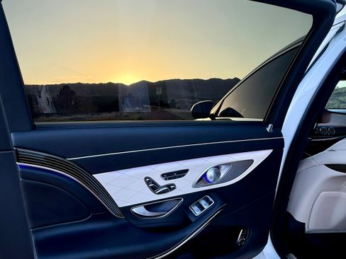 Used 2020 Mercedes-Benz Maybach S 560 4MATIC image 21
