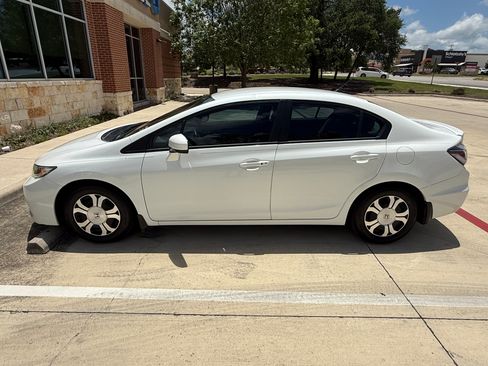 Used 2014 Honda Civic Hybrid Sedan image 5