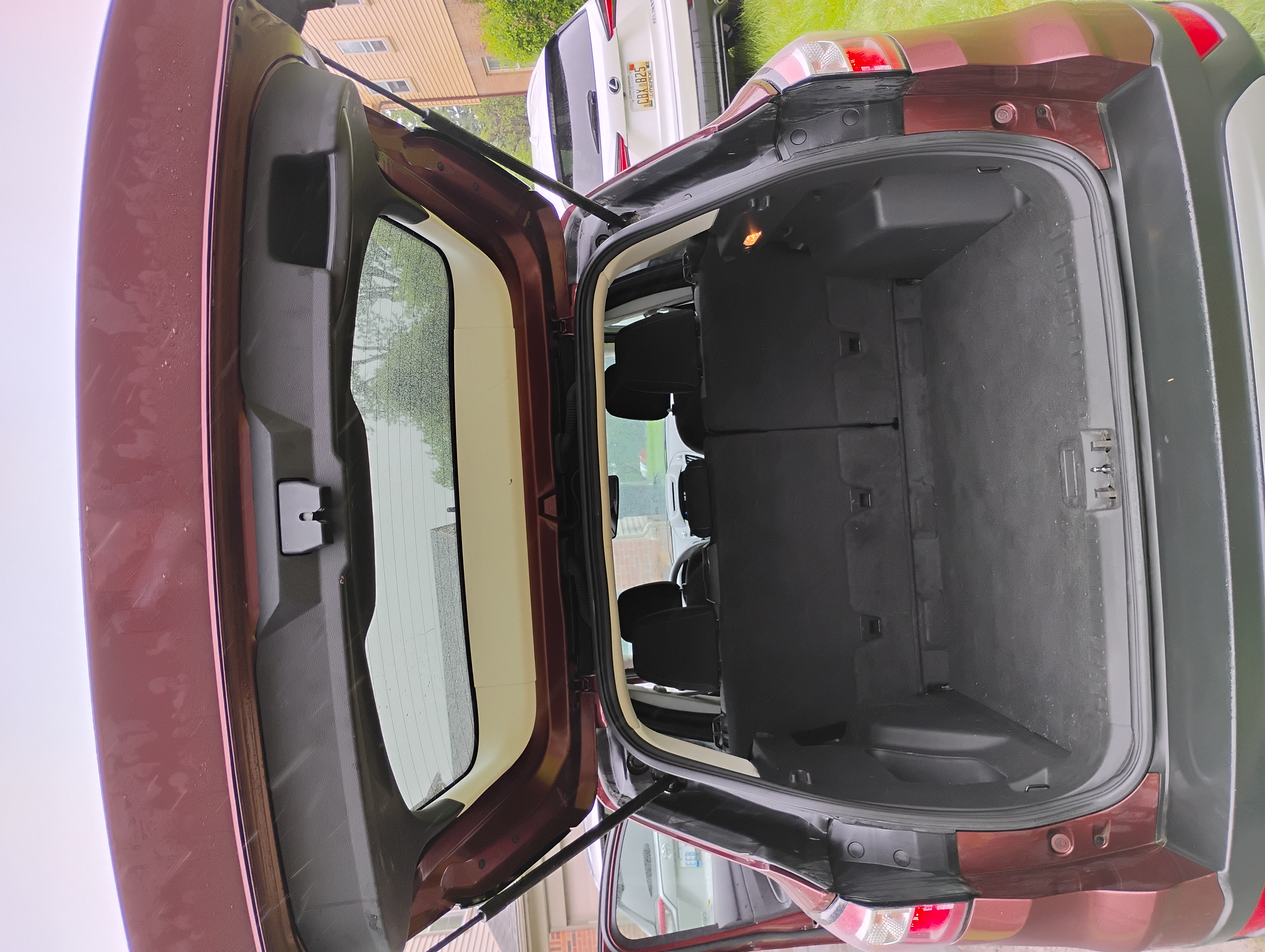 Used 2018 Ford Escape SE w/ Ford Safe & Smart Package FWD image 4