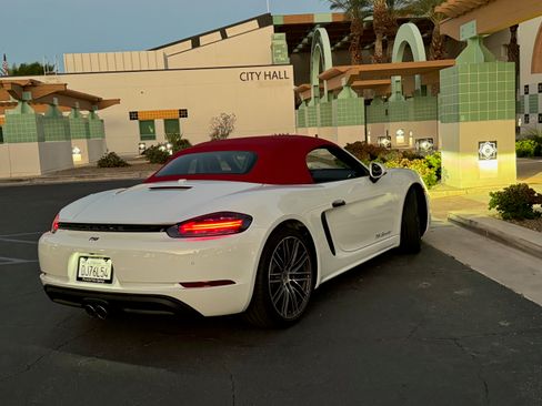 Used 2024 Porsche 718 Boxster RWD image 15