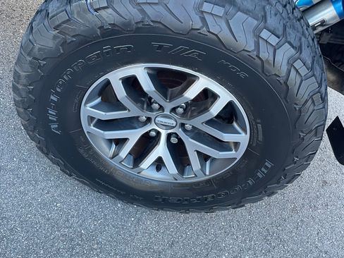 Used 2018 Ford F150 Raptor w/ Equipment Group 802A Luxury image 26