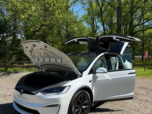 Used 2024 Tesla Model X Plaid AWD/4WD image 13
