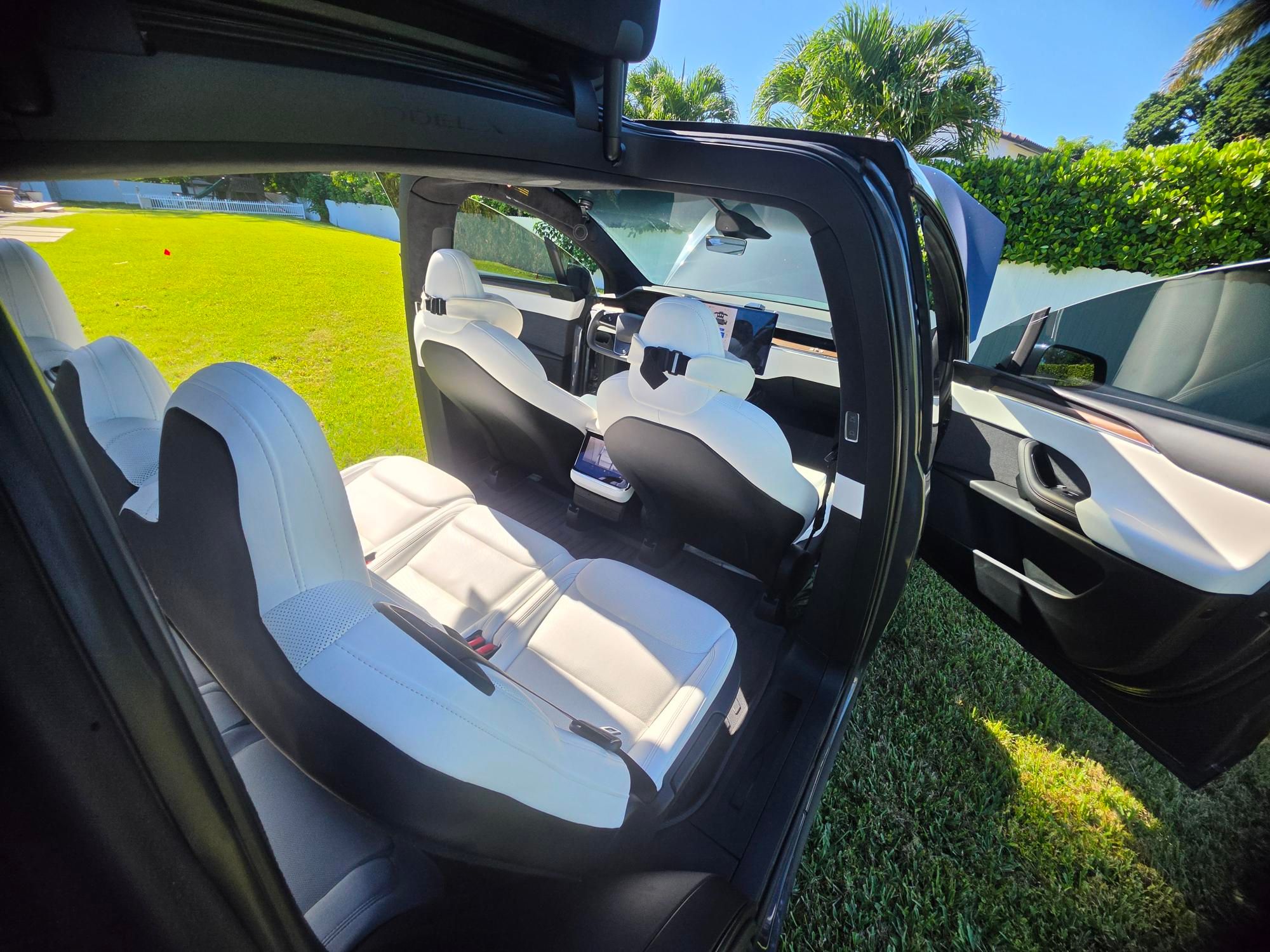 Used 2022 Tesla Model X AWD/4WD image 11