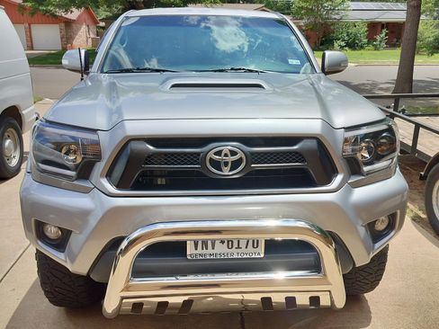Used 2015 Toyota Tacoma 4x4 Double Cab w/ TRD Sport Package image 5