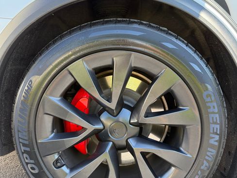 Used 2024 Tesla Model X Plaid AWD/4WD image 31