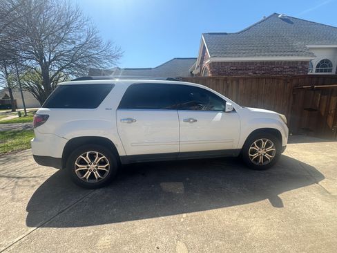 Used 2016 GMC Acadia SLT image 4