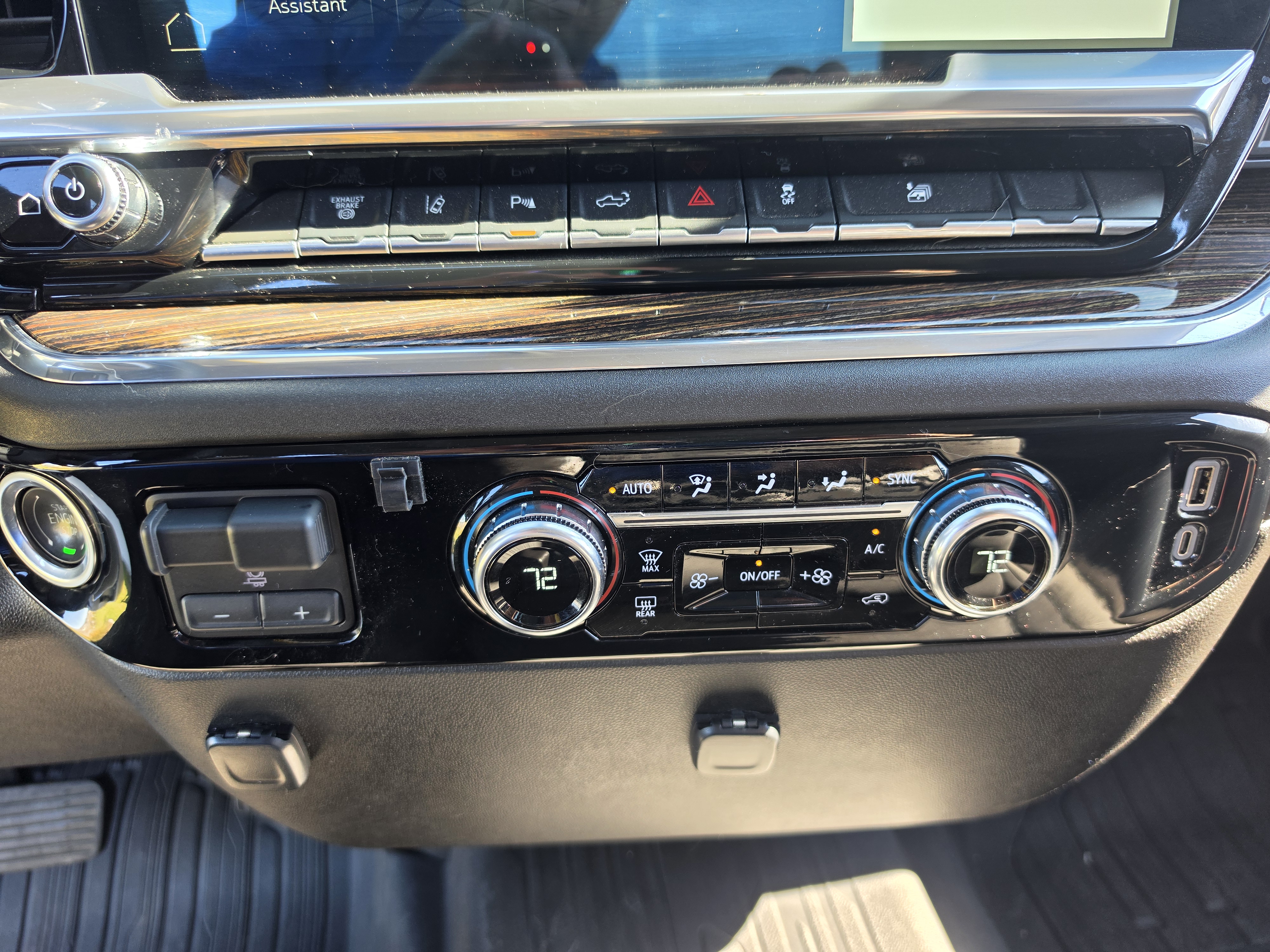 Used 2025 GMC Sierra 3500 SLE AWD/4WD image 11