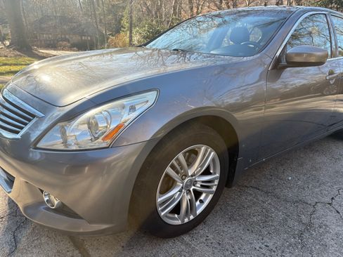 Used 2010 INFINITI G37 x Sedan w/ Premium Pkg image 2