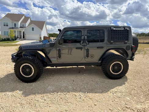 Used 2022 Jeep Wrangler Unlimited Rubicon 4xe w/ Cold Weather Group image 8