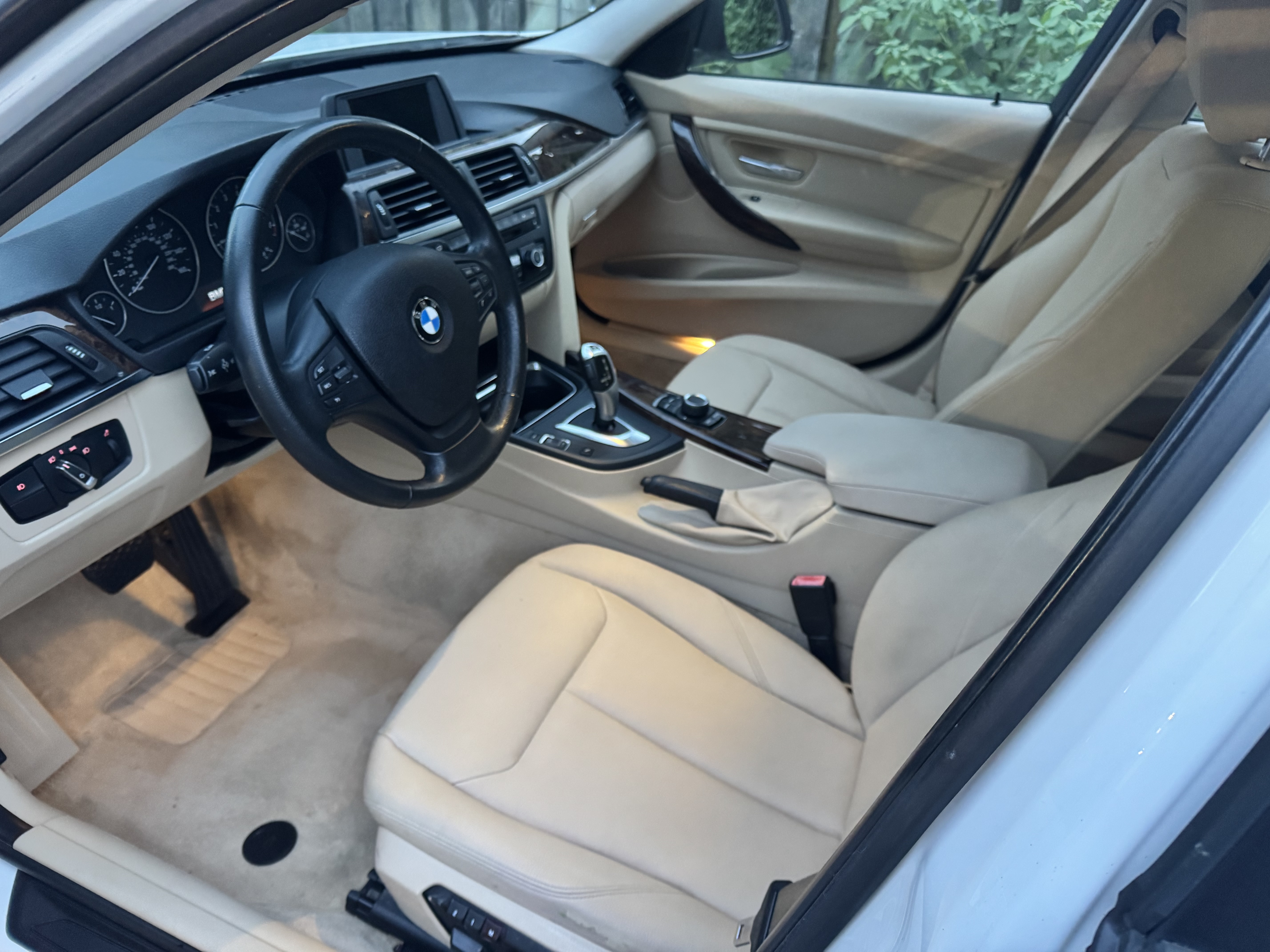 Used 2014 BMW 320i Sedan RWD image 5