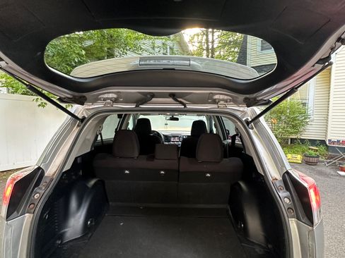 Used 2016 Toyota RAV4 LE AWD/4WD image 12