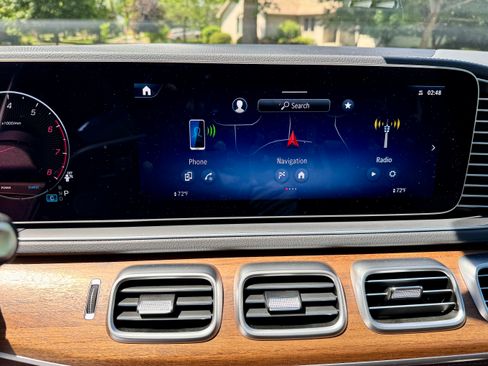Used 2024 Mercedes-Benz GLS 450 4MATIC image 27